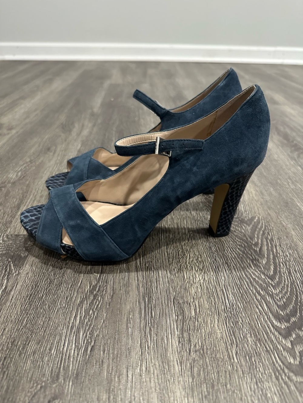 Franco Sarto Dark Blue Suede Peep-Toe Heels Size 10 - Picture 6 of 15